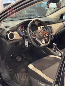 نيسان فيرسا